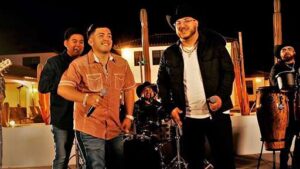 Quedate Conmigo Lyrics Eslabon Armado & Grupo Frontera